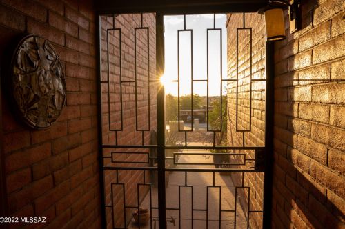 8738 Little Oak Ln, Tucson AZ 85704-0940 exterior