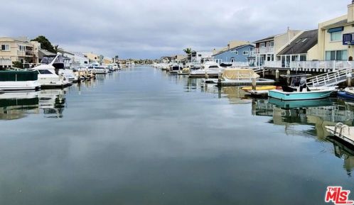 4555 Falkirk Bay, Oxnard CA 93035-3743 exterior