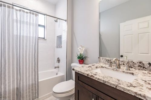 1082 10 Ave, Naples FL 34117-0051 exterior