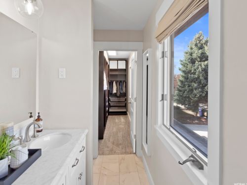 8160 1715, Sandy UT 84093-6852 exterior