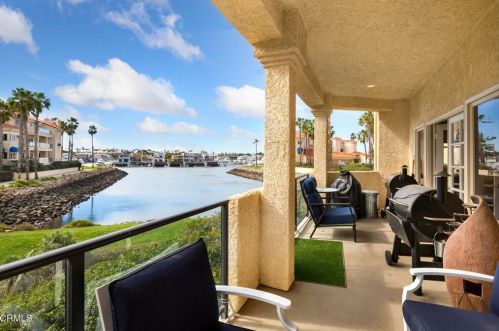 1743 Emerald Isle Way, Oxnard CA  93035-2972 exterior