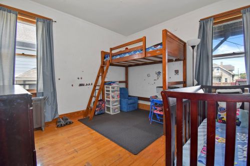 1418 56, Milwaukee WI 53214-5251 exterior