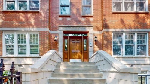 1306 Fletcher St, Chicago, IL 60657-6487