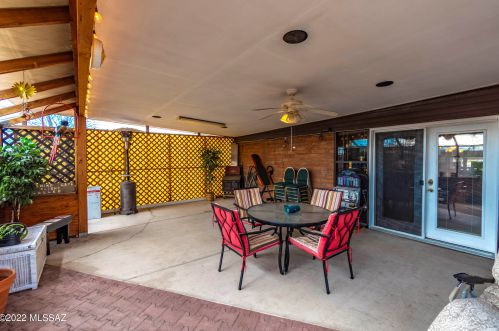 8532 Calle Bolivar, Tucson AZ  85715-5409 exterior