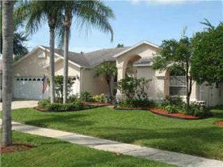 11232 Bloomington Dr, Tampa FL  33635-1525 exterior