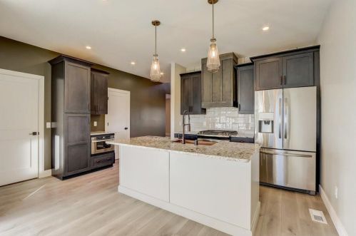 4455 48th St, Milwaukee, WI 53220-3619