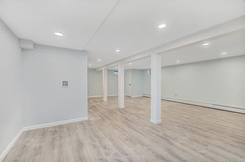 123 Clover St, Windsor CT 06095-3707 exterior