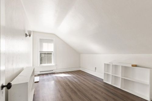 8 Gifford Ct, Salem MA 01970-2211 exterior