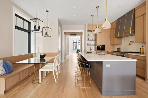 1928 Cleveland Ave, Chicago IL 60614-3749 exterior