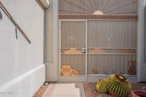 594 Mickelson Ln, Green Valley AZ 85614-5749 exterior