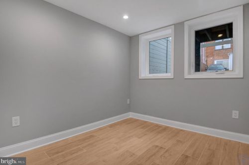 1116 Abbey Pl, Washington DC  20002-3416 exterior