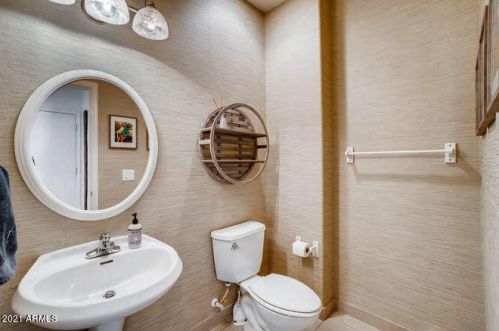 2426 Barbie Ln, Phoenix AZ 85085-5004 exterior