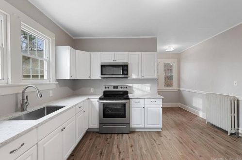 458 Main St, Meriden CT 06451-5090 exterior