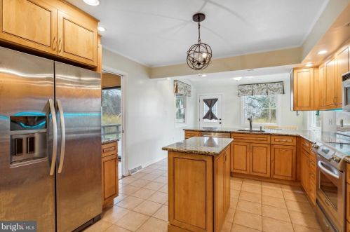 3457 Bent Rd, Huntingdon Valley PA  19006-4101 exterior