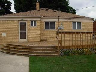 9572 Sarasota, Detroit MI  48239-4302 exterior