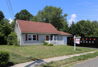 10 Monterey Dr, Hazlet, NJ 07730-2144