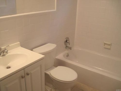 8366 Orchard Ave, Saint Louis MO  63132-2820 exterior