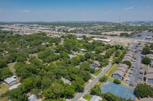 500 Capitol Dr, Austin TX exterior