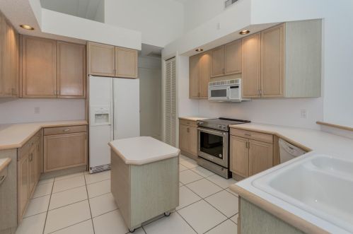 8225 Desmond Dr, Boynton Beach FL 33472-5014 exterior