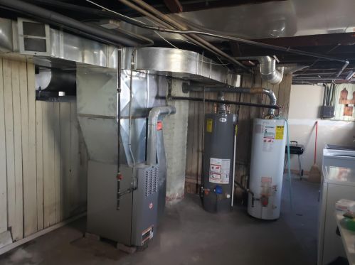 3870 22 St, Milwaukee WI 53206-1460 exterior