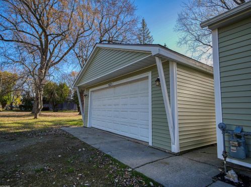 621 Columbia St, Algonac MI  48001-1505 exterior