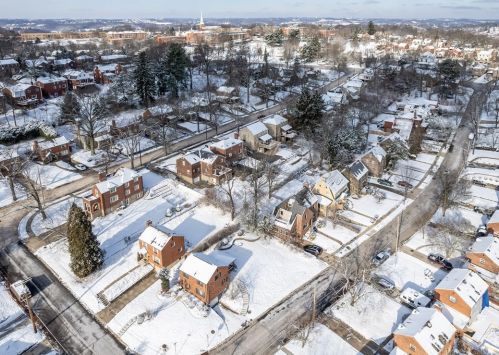 326 Altoona Pl, Pittsburgh PA  15243-2063 exterior