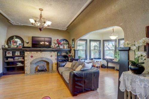 2106 34, Milwaukee WI 53215-2301 exterior