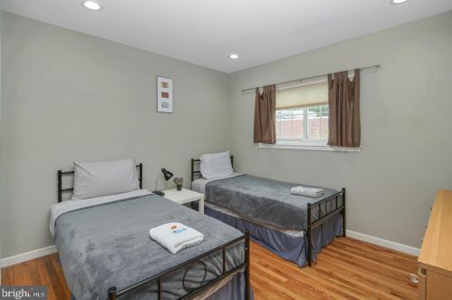 740 20th St, Philadelphia PA  19130-2004 exterior