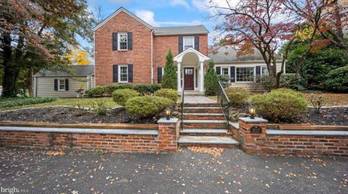 207 Hutchinson Ave, Tavistock, NJ 08033-3985