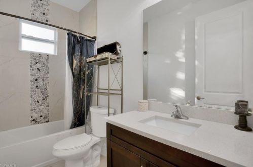 4645 66 Ave, Naples FL 34120-2652 exterior