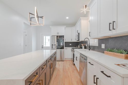 1624 Peterson Ave, Chicago IL  60660-2417 exterior