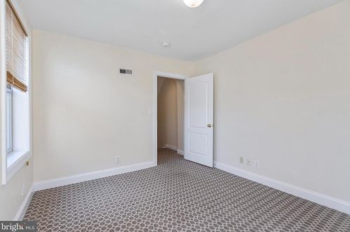 1915 Carpenter St, Philadelphia PA 19146-2615 exterior