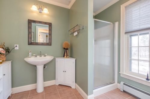 2 Asa Dr, Concord NH  03304-4012 exterior