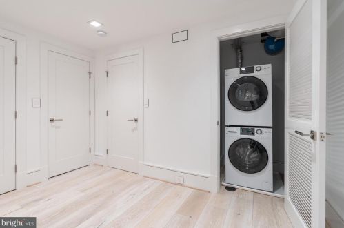 1604 13th St, Washington DC 20009-4303 exterior