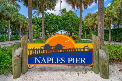 1 Lanai Cir, Naples FL 34112-6901 exterior