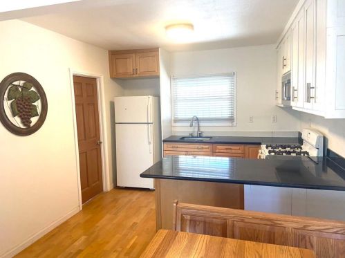 245 L St, Bakersfield CA 93304-1472 exterior