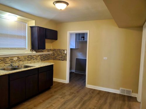 157 146 St, Chicago IL 60827-2715 exterior