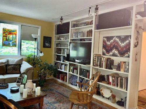 391 Trailsend Dr, Torrington CT 06790-2246 exterior