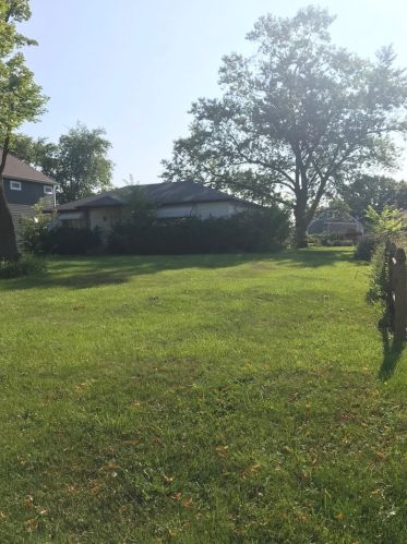 547 Myrtle Ave, Elmhurst IL  60126-1843 exterior