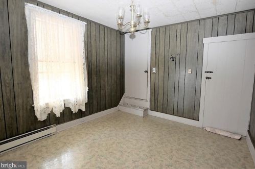 795 Abbottstown Pike, Hanover PA 17331-8235 exterior