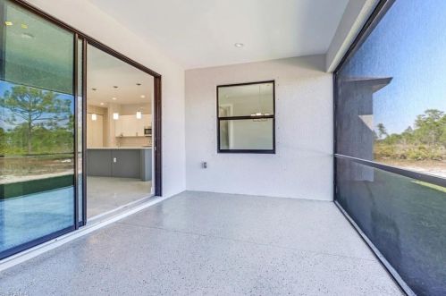 2692 54 Ave, Naples FL 34120-1481 exterior