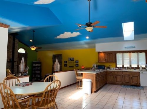 1527 Pine St, Ottawa, IL 61350-1823