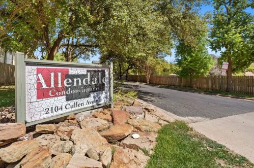 2104 Cullen Ave, Austin TX 78757-2465 exterior