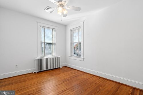 16 Masonic View Ave, Alexandria VA  22301-2204 exterior