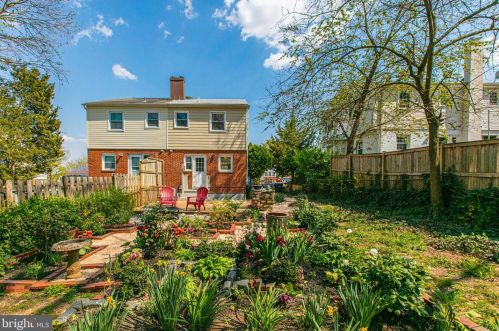 6918 Westhampton Dr, Alexandria VA 22307-1528 exterior