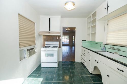 1350 Scenic Dr, Modesto CA  95355-4902 exterior