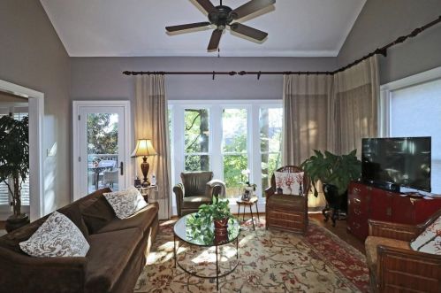 115 Grosvenor Pl, Atlanta GA 30328-4851 exterior