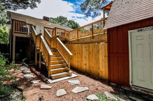 2424 Glenwood Dr, Atlanta GA  30305-4341 exterior