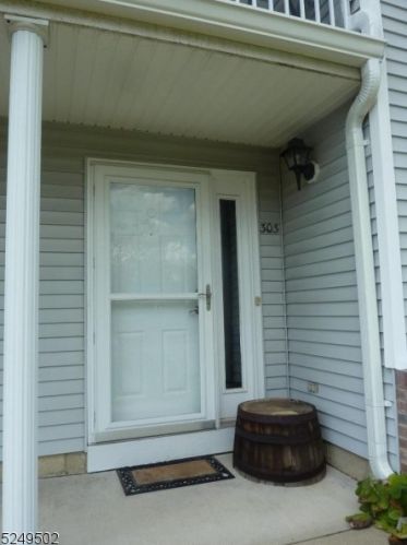 303 Mercer Ct, Hackettstown NJ  07840-1687 exterior
