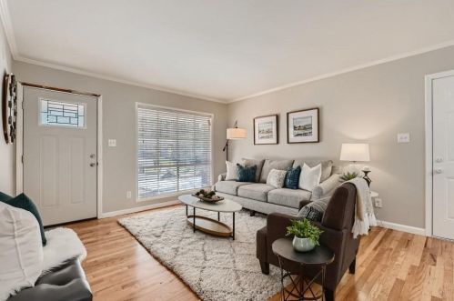 2809 Crescendo Dr, Atlanta GA 30318-6045 exterior